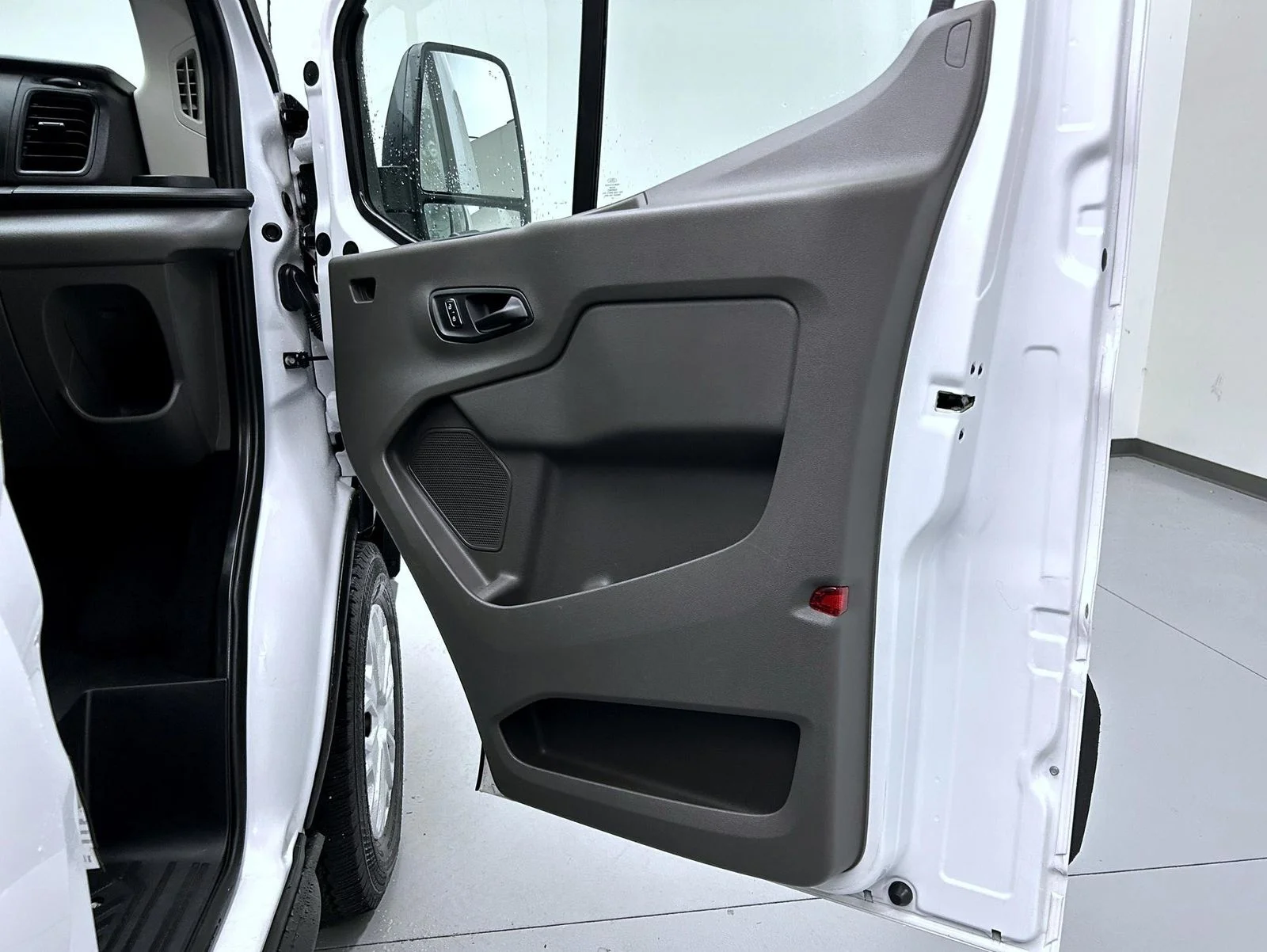 Used 2025 White Ford XLT image 16