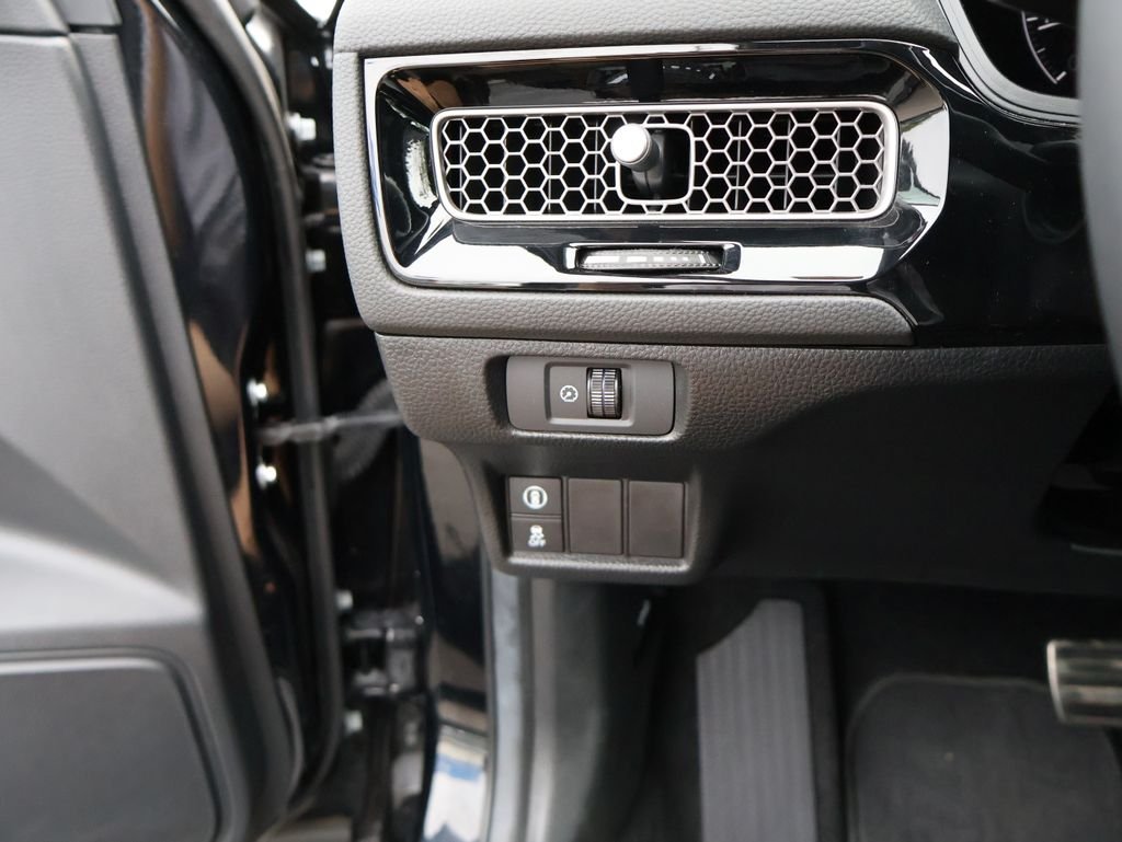 Used 2024  Honda Sport image 27