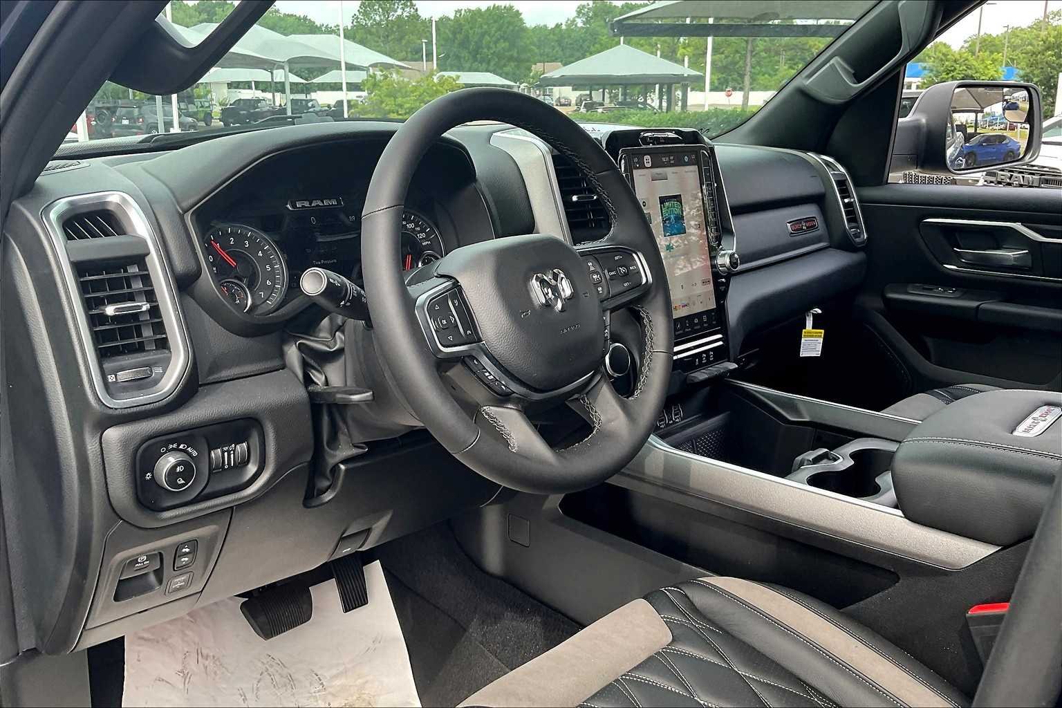 New 2025 Diamond Black Crystal Pearl-Coat Exterior Paint RAM Big Horn image 8
