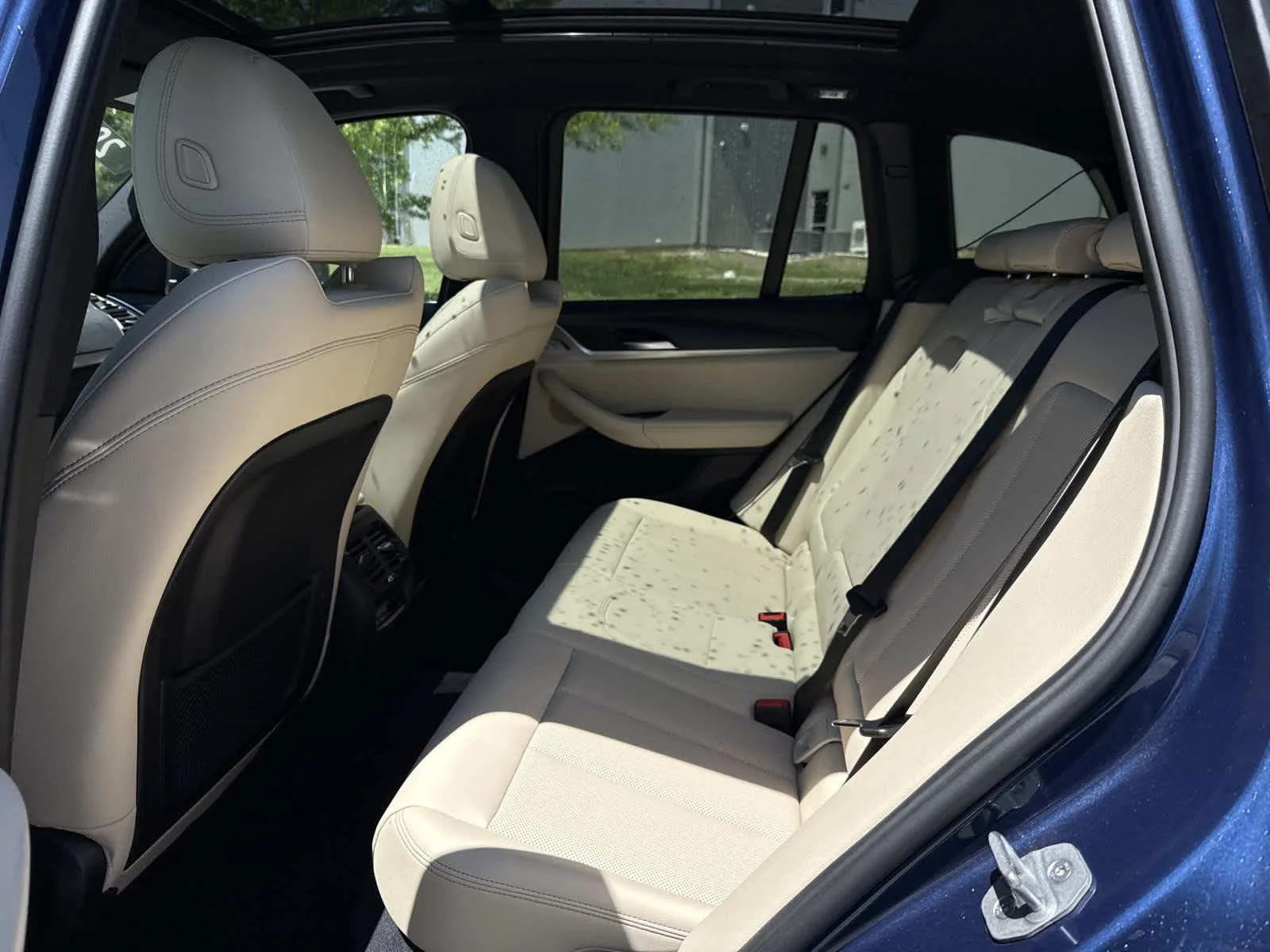 Used 2024 Phytonic Blue Metallic BMW xDrive30i image 27