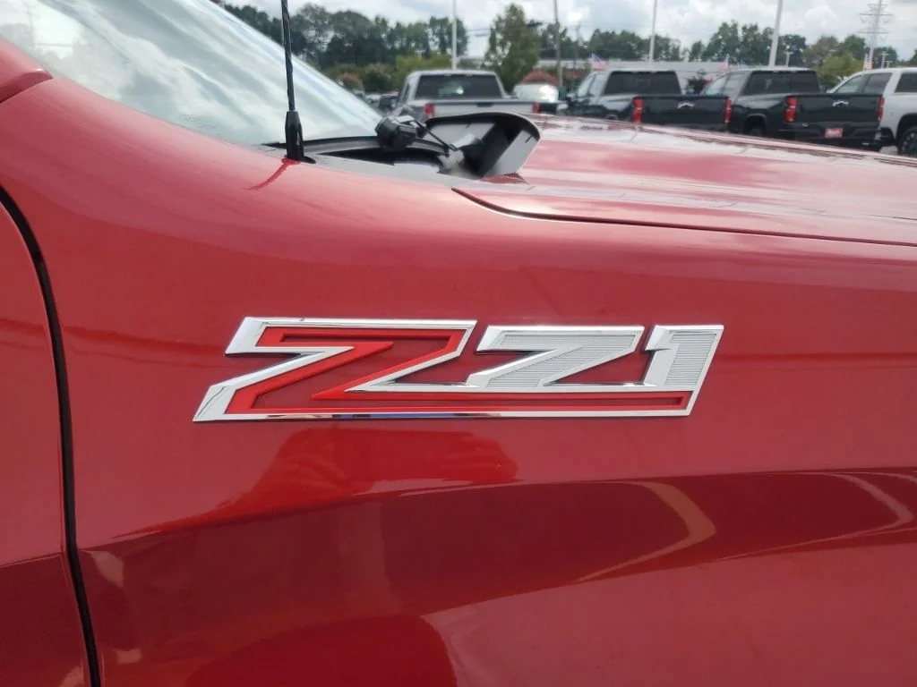 Used 2021 Red Chevrolet Custom Trail Boss image 9