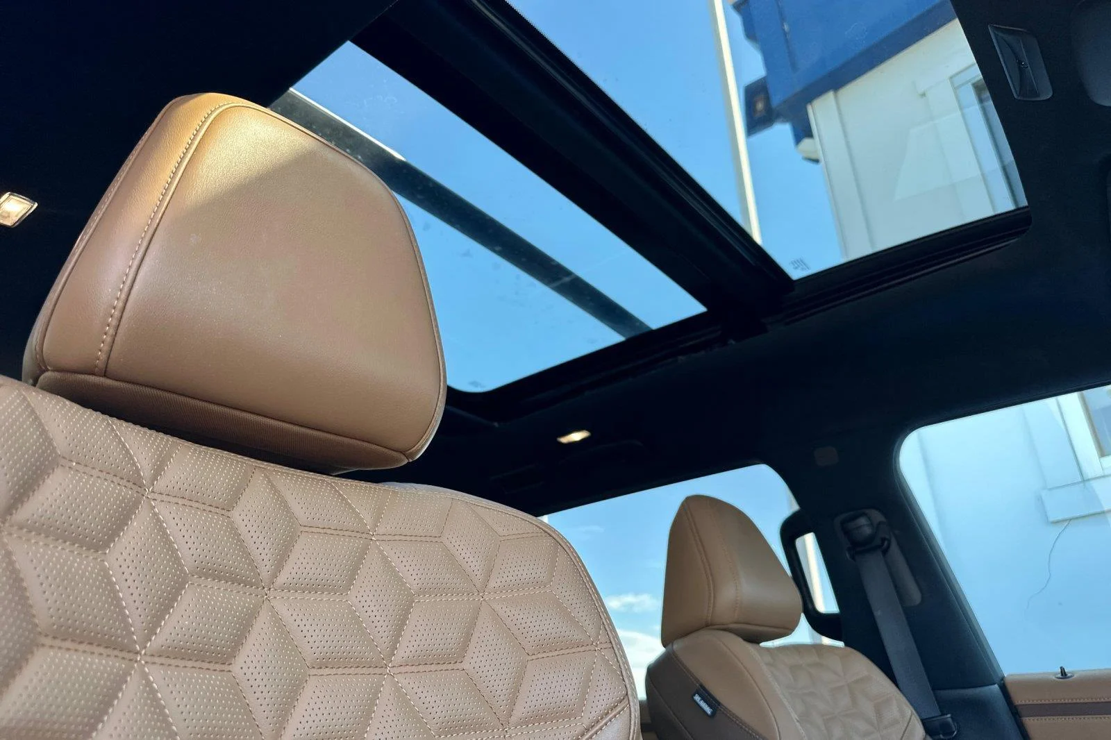 New 2025 Everest White Pearl Nissan Platinum Reserve image 18