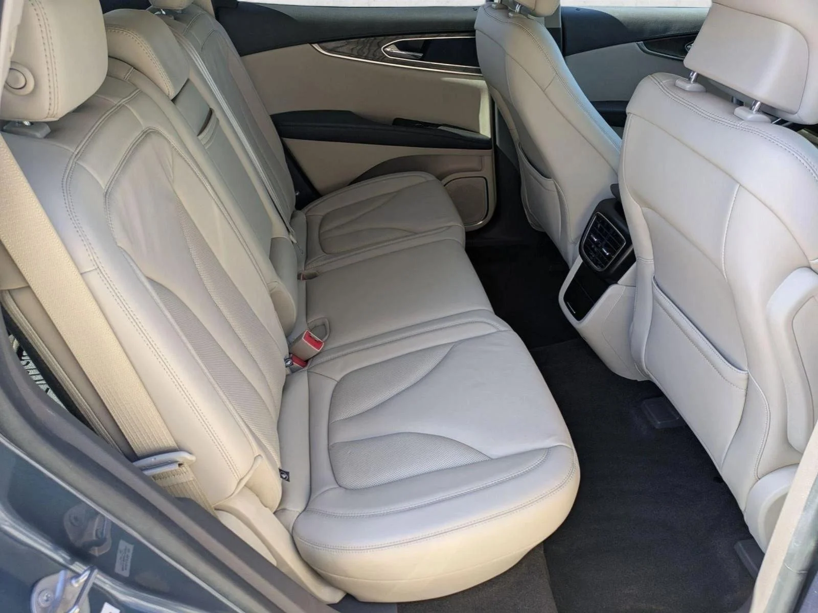 Used 2019 Blue Diamond Metallic Lincoln Select image 20