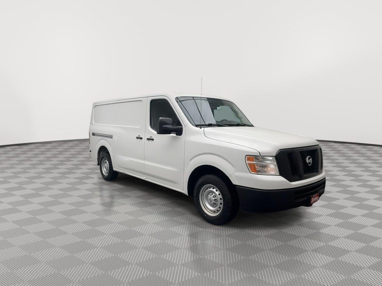 Used 2017 Glacier White Nissan S image 21