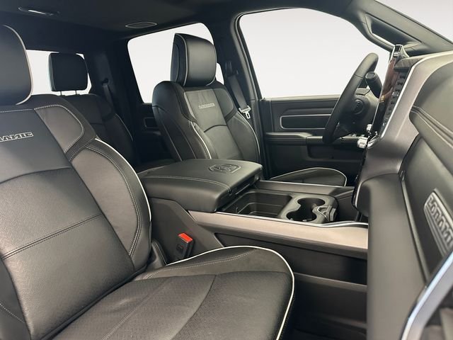 New 2026 Diamond Black Crystal Pearl-Coat Exterior Paint RAM Laramie image 15