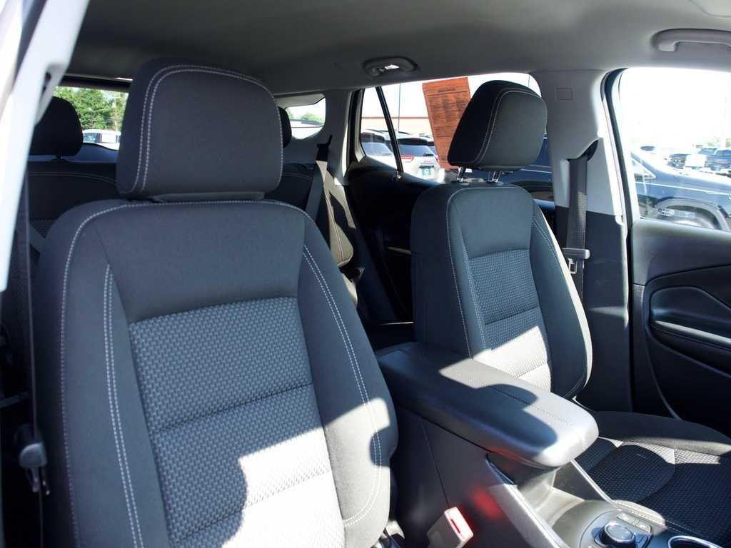2023 GMC Terrain SLE - Photo 32