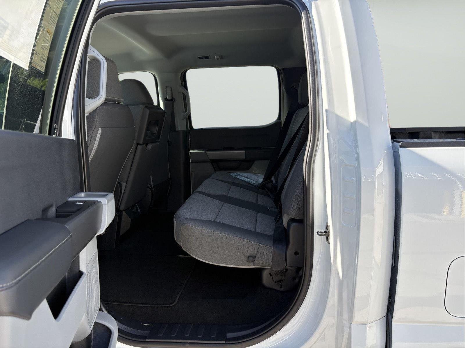 New 2026 Oxford White Ford F-250® XL image 10