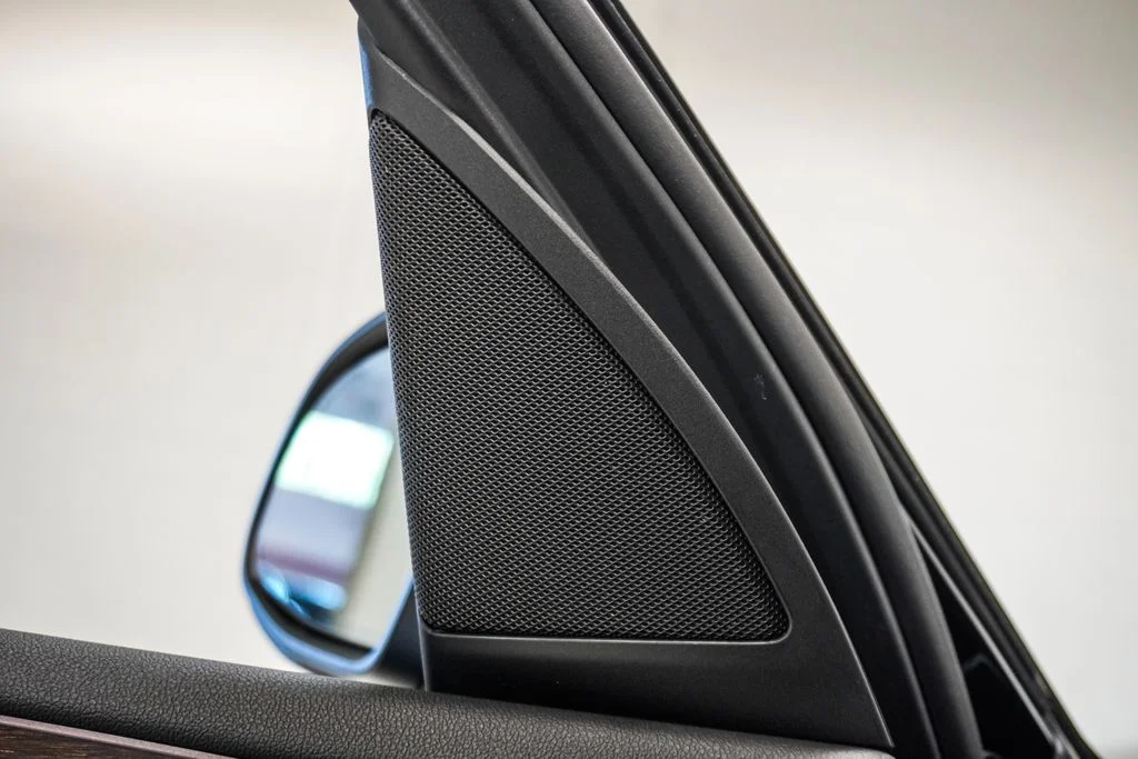 Used 2022 Black BMW sDrive30i image 24