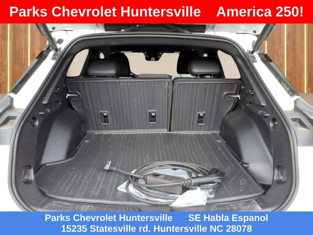 New 2026 Summit White Chevrolet LT image 34