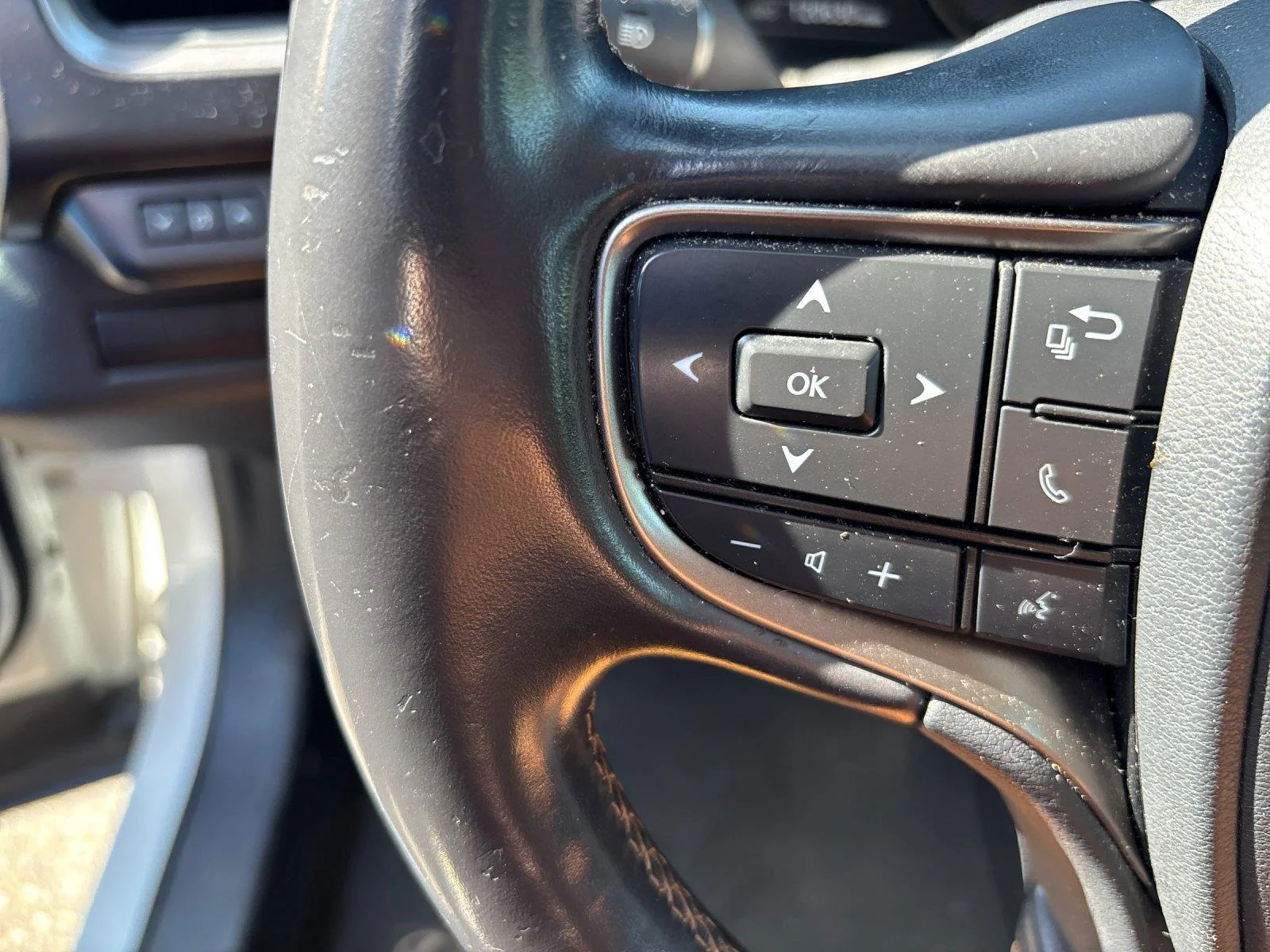Used 2021 Eminent White Pearl Lexus UX 200 image 19