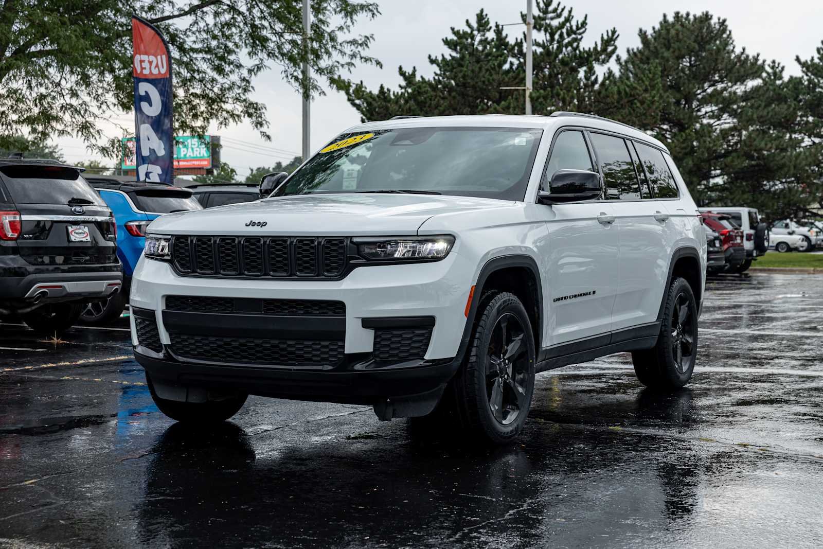 Used 2023 Bright White Clearcoat Jeep Altitude image 3