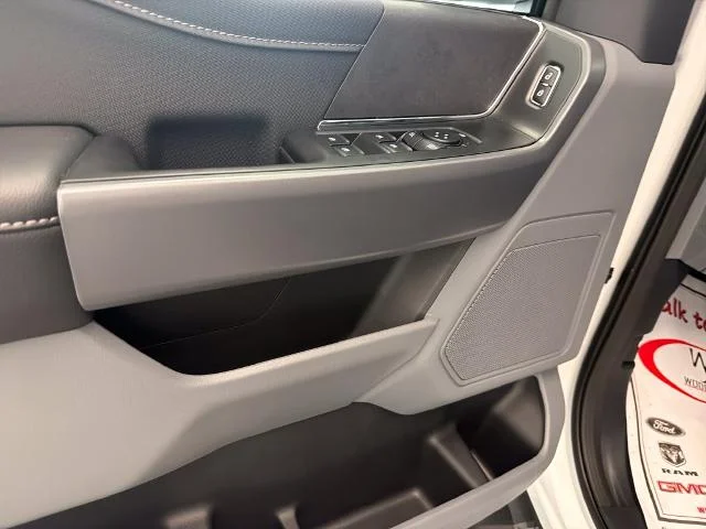 New 2026 Oxford White Ford XLT image 32