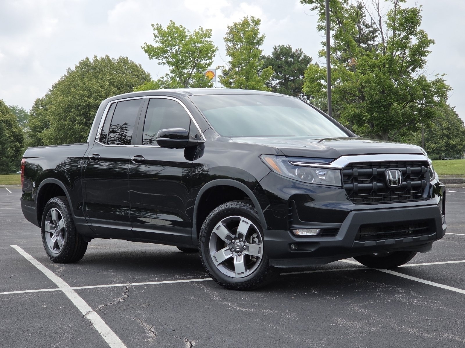Certified Used 2024 Crystal Black Pearl Honda RTL image 2