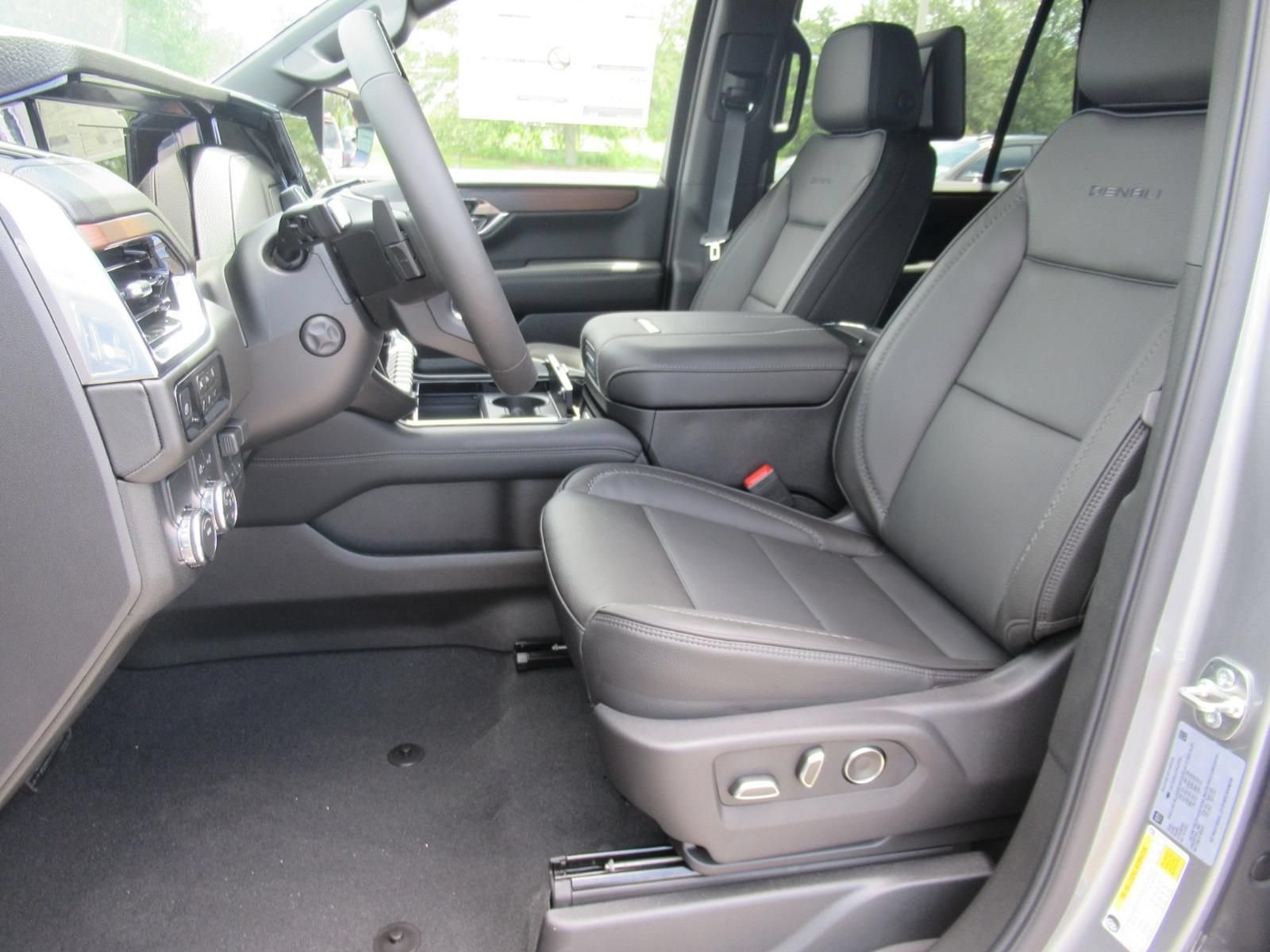 2026 GMC Yukon Denali - Photo 22