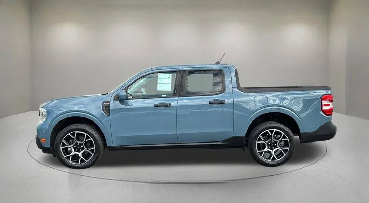 Certified Used 2022 Blue Ford XLT image 5