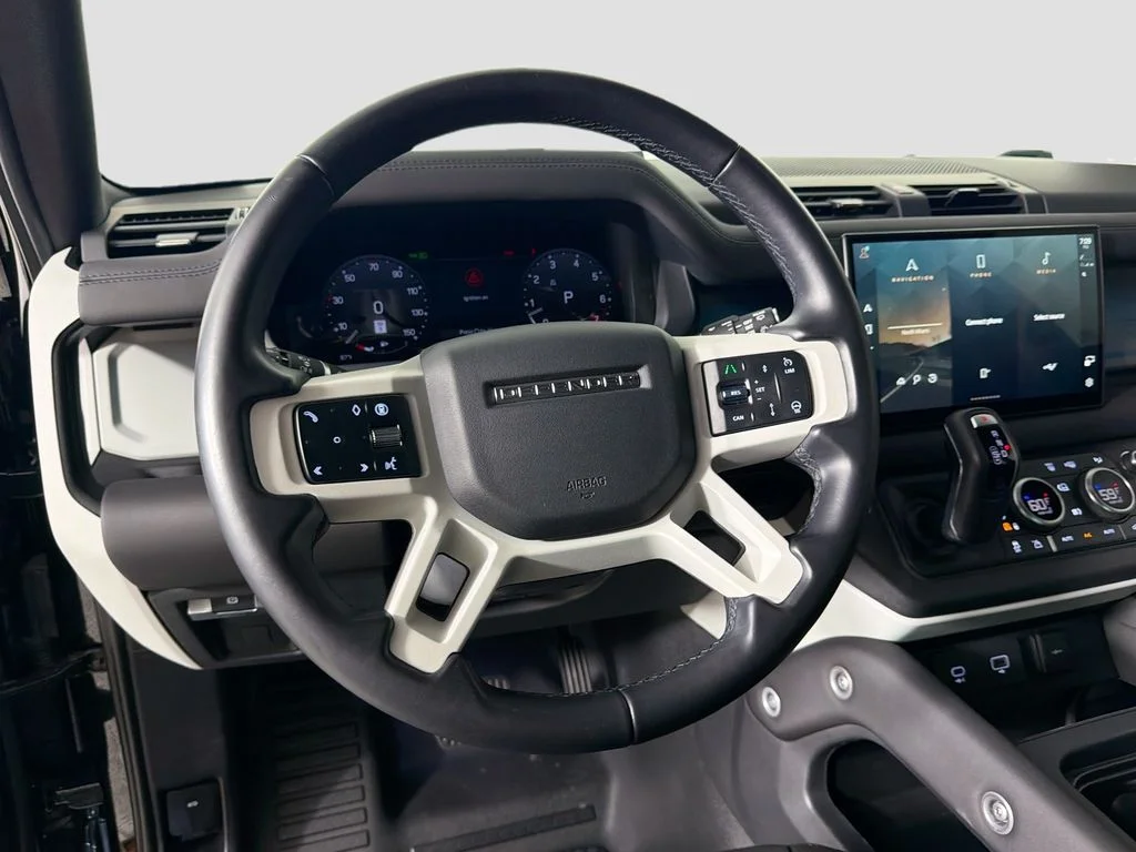 Used 2024 Black Land Rover S image 11