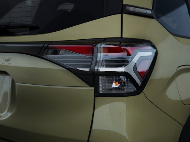 New 2026 AUTUMN GREEN METALLIC Subaru Premium image 12