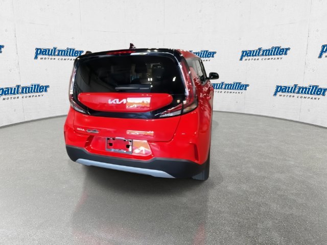 Certified Used 2024 Red Kia LX image 10