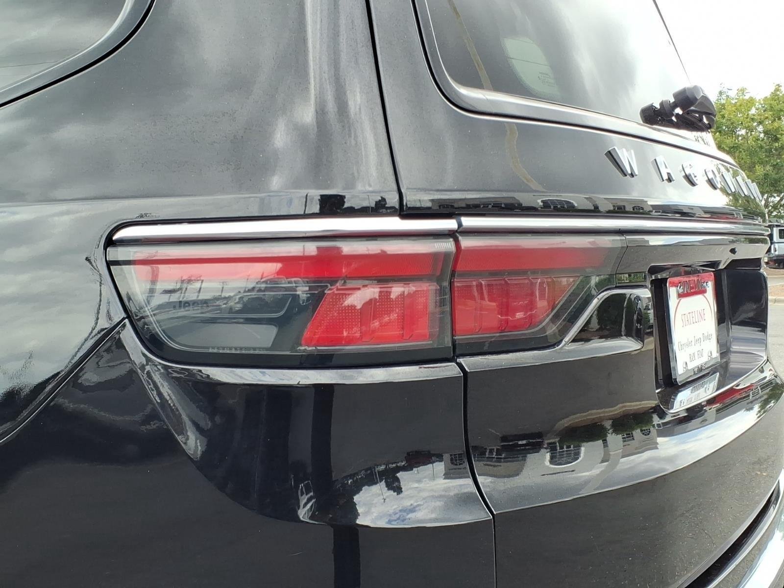 Used 2024 Diamond Black Crystal Pearlcoat Jeep Series II image 17