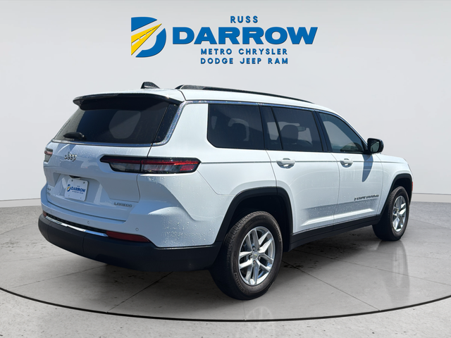 Used 2024 White Jeep Laredo image 5