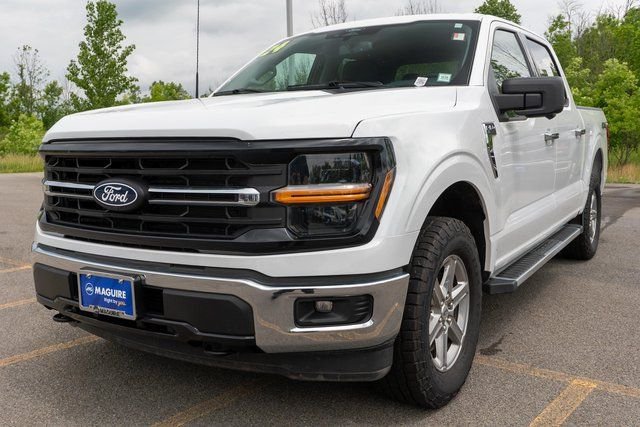 Used 2024 Oxford White Ford XLT image 2