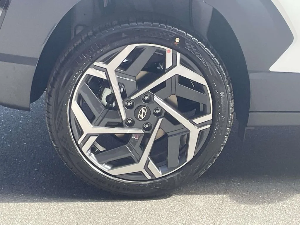 New 2026 White Hyundai SEL Premium image 7