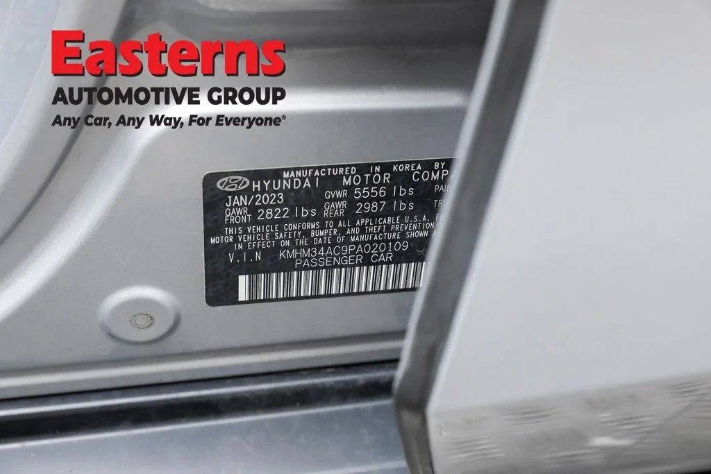 Used 2023 Silver Hyundai SEL image 35