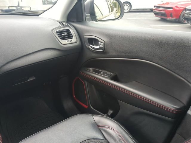 Used 2020 Silver Jeep Trailhawk image 19