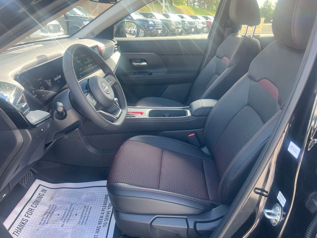 Certified Used 2025 Super Black Nissan SR image 11