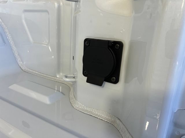 New 2026 Glacier White Tricoat GMC SLT image 40