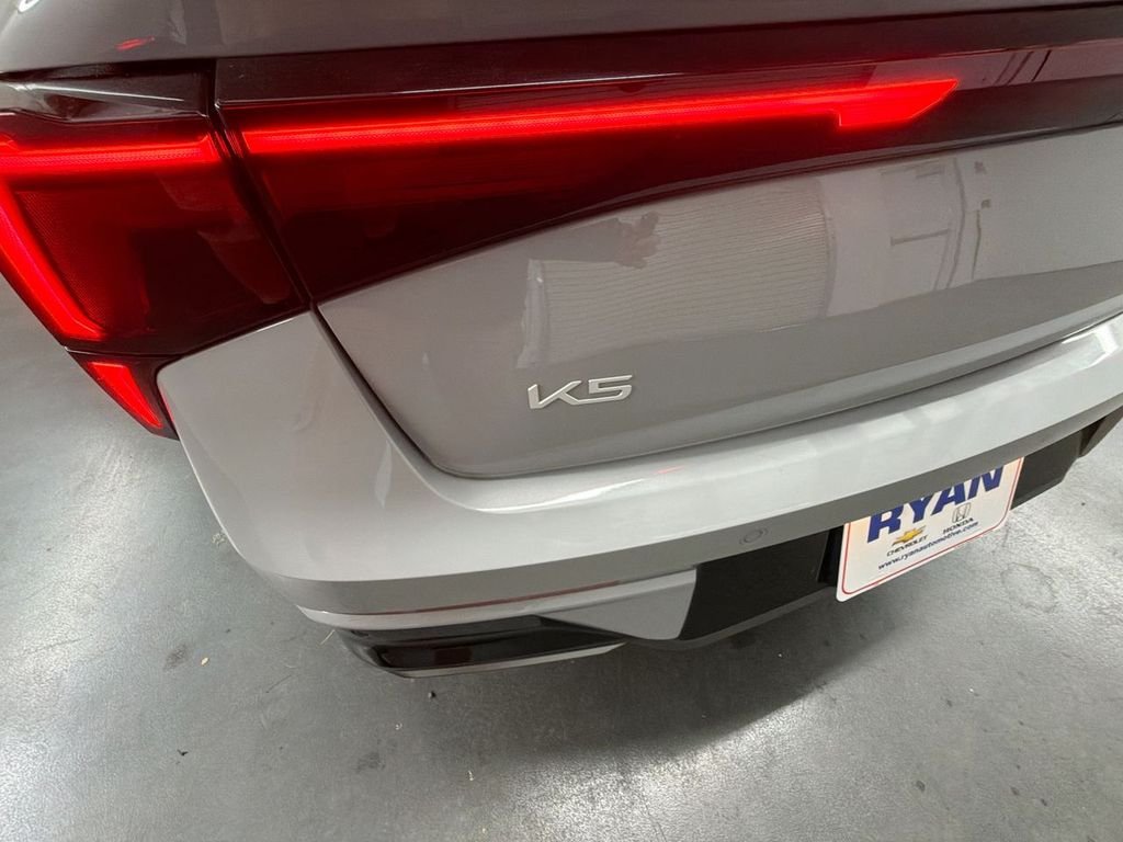 Used 2025 Wolf Gray Kia GT-Line image 30