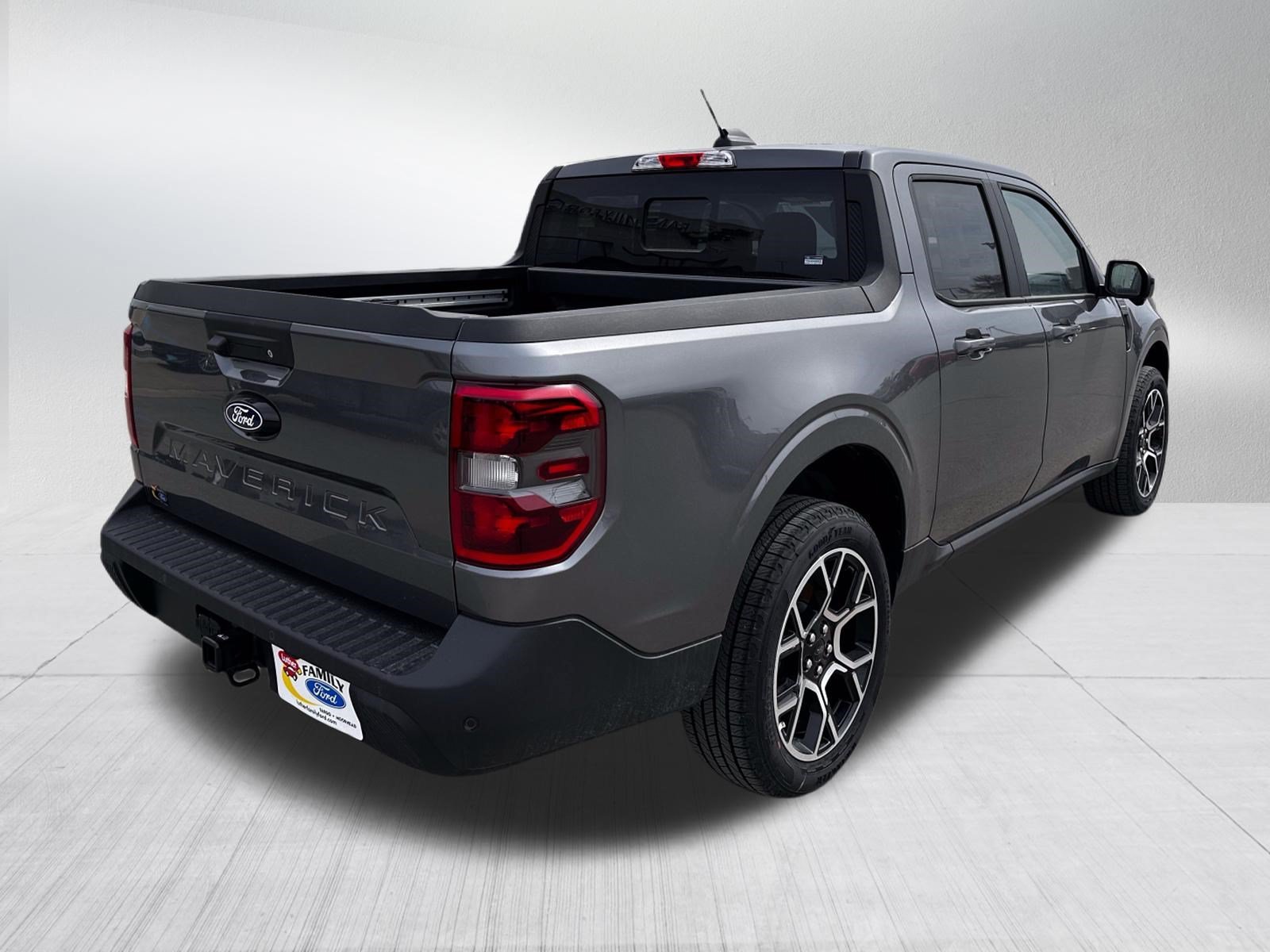 New 2025 Carbonized Gray Metallic Ford LARIAT image 4