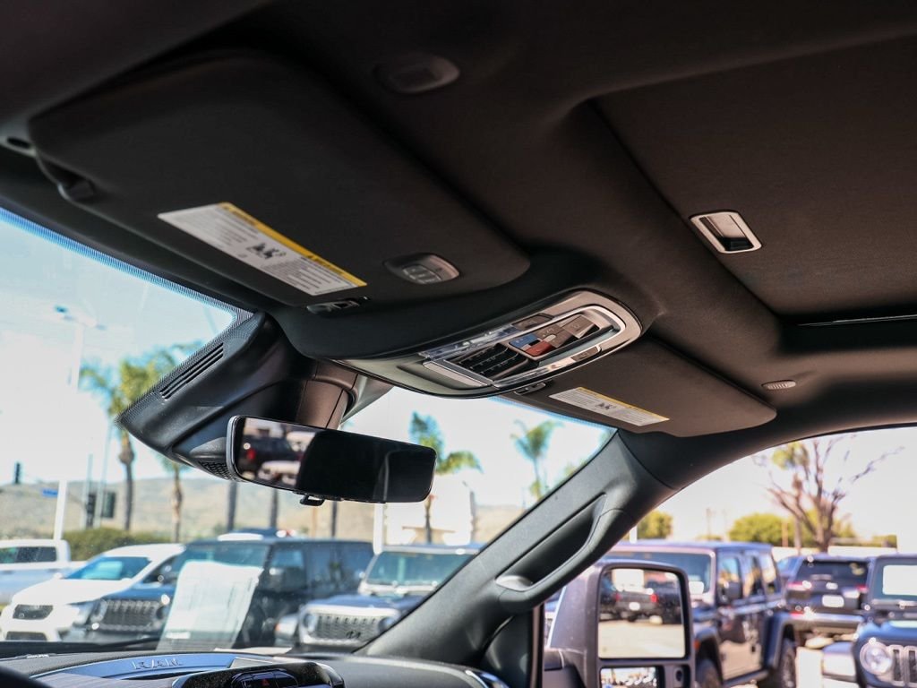 New 2026 Granite Crystal Metallic Clear-Coat Exterior Paint RAM Laramie image 12