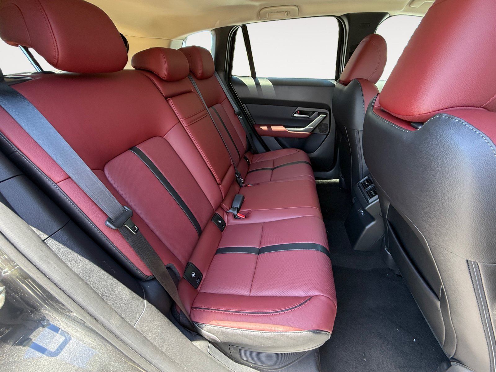 New 2026 Machine Gray Metallic Mazda Premium image 18