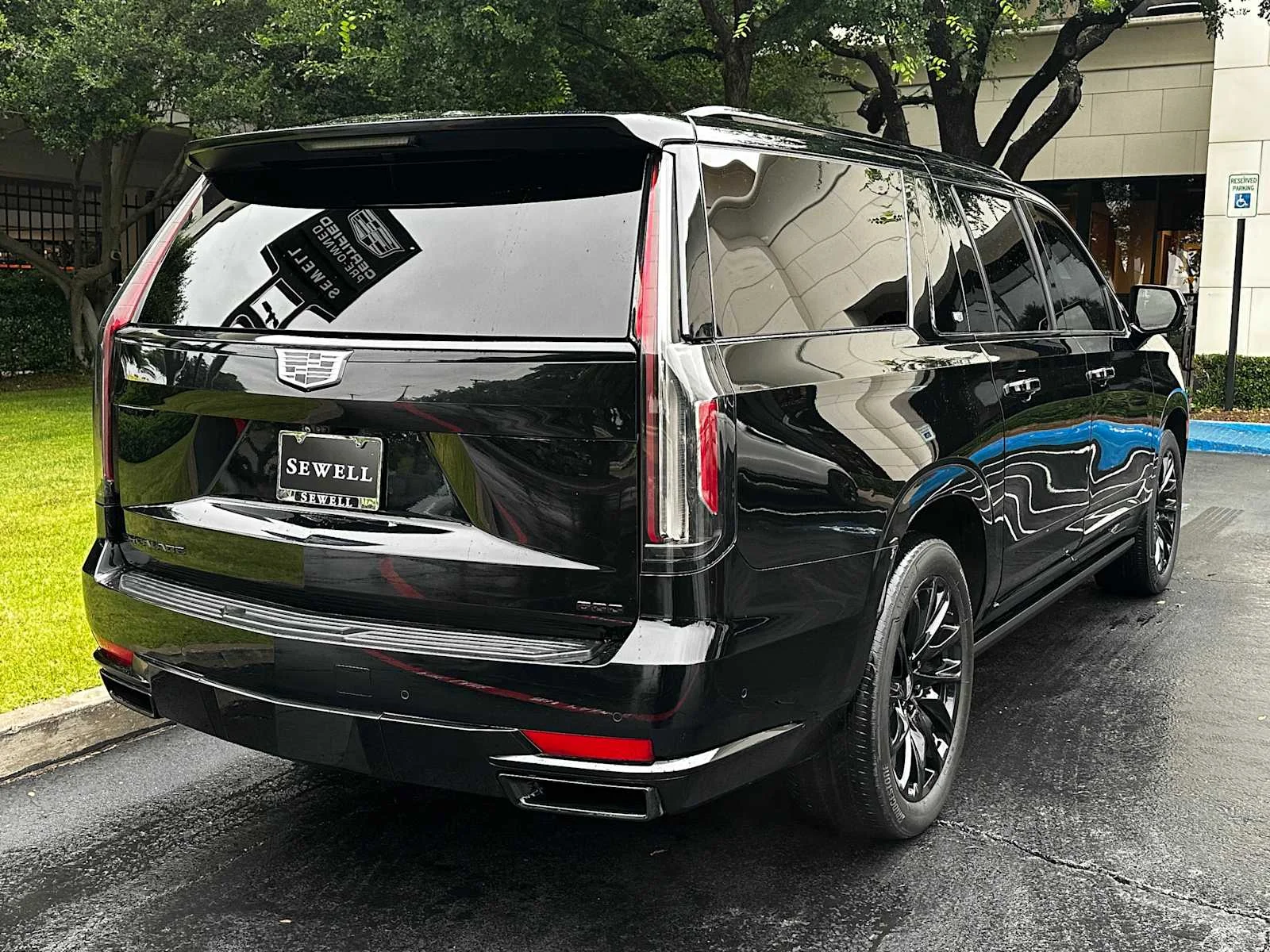 Used 2022 Black Raven Cadillac Sport image 4