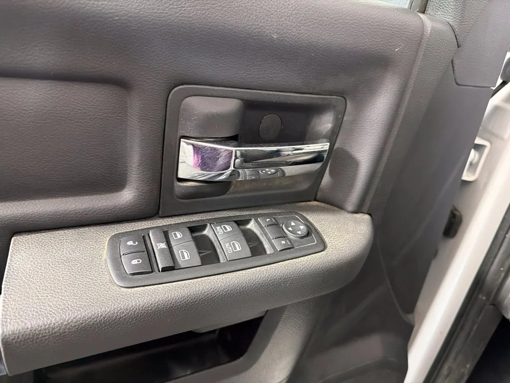 Used 2012 White Ram Sport image 10