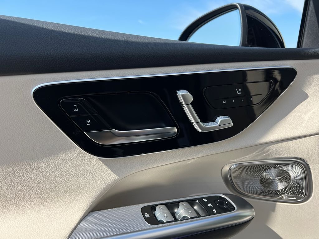 New 2027 Black Mercedes-Benz GLC 300 image 11