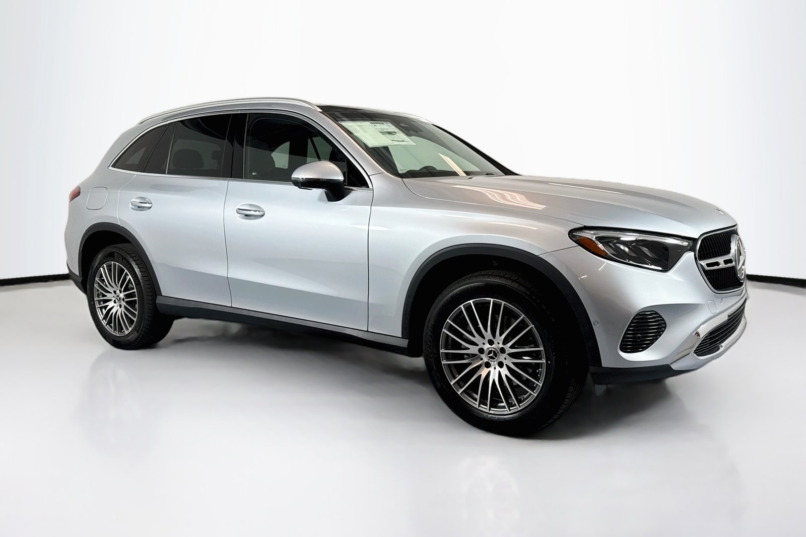 New 2026 Cirrus Silver Metallic Mercedes-Benz GLC 300 image 3