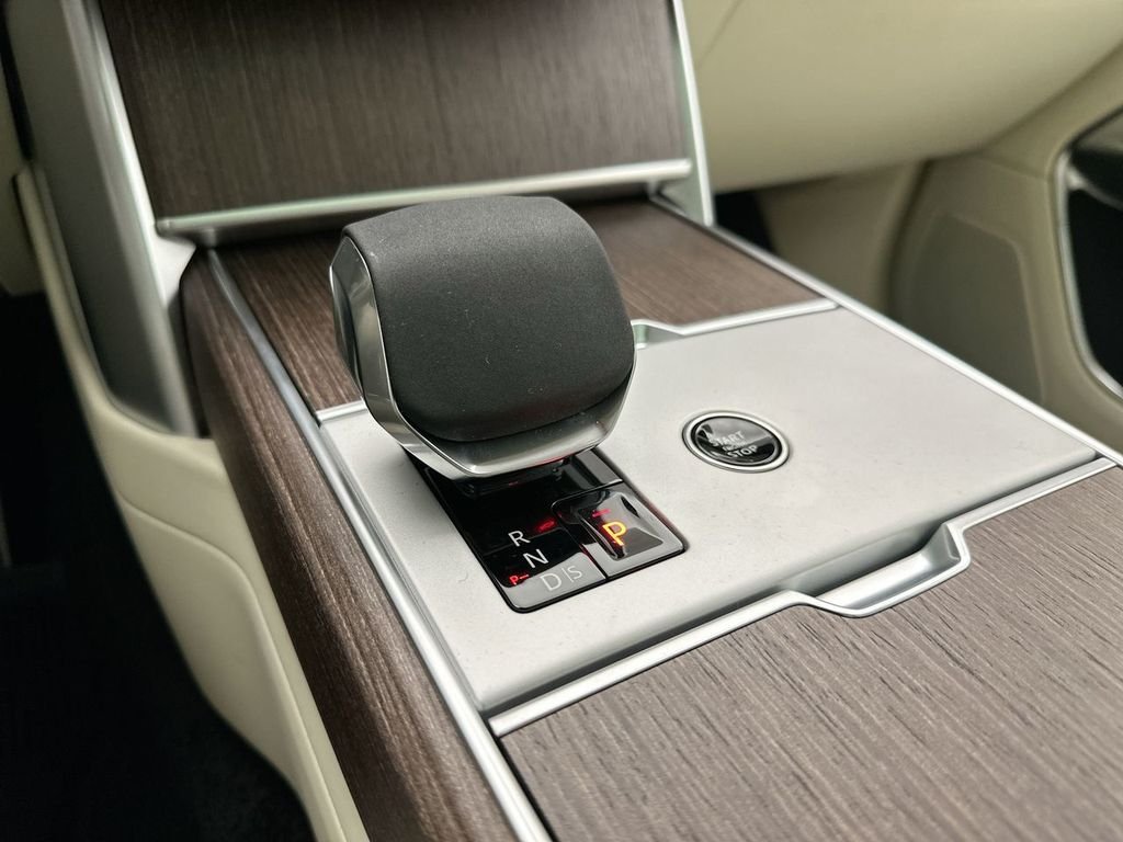 New 2026 Santorini Black Land Rover SE image 12