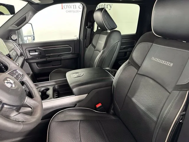 Used 2025 White Ram Laramie image 19