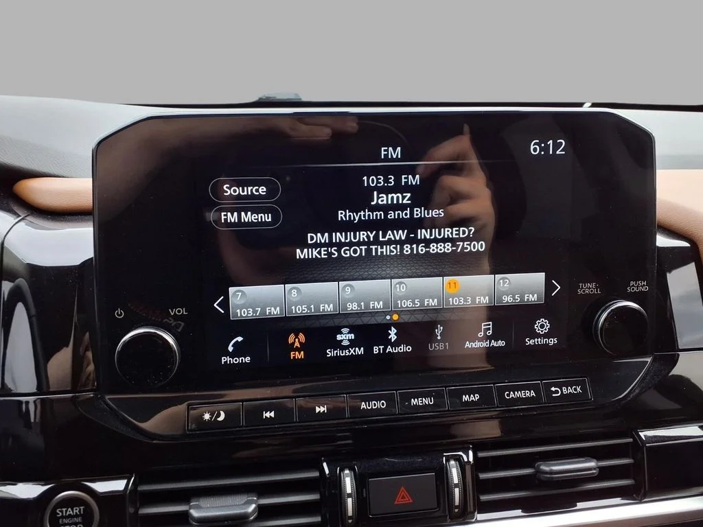 Used 2023 Gray Nissan Platinum image 5