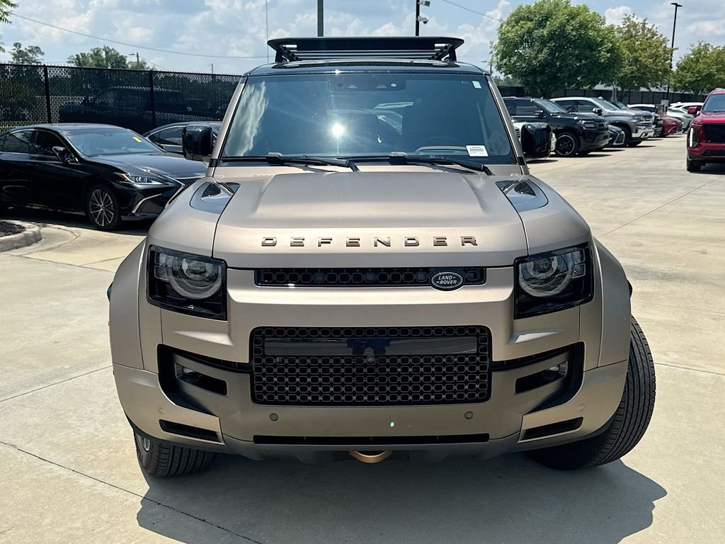 Used 2025  Land Rover OCTA image 4