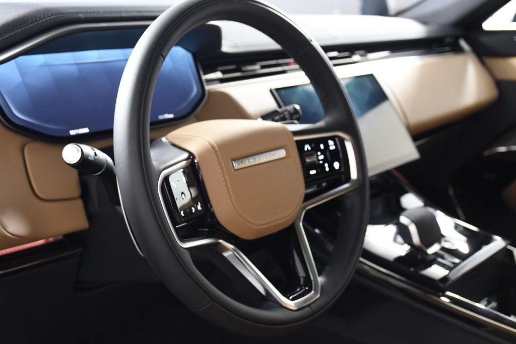 New 2026 Fuji White Land Rover SE image 13