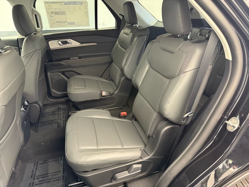New 2026 Agate Black Metallic Ford Active image 46