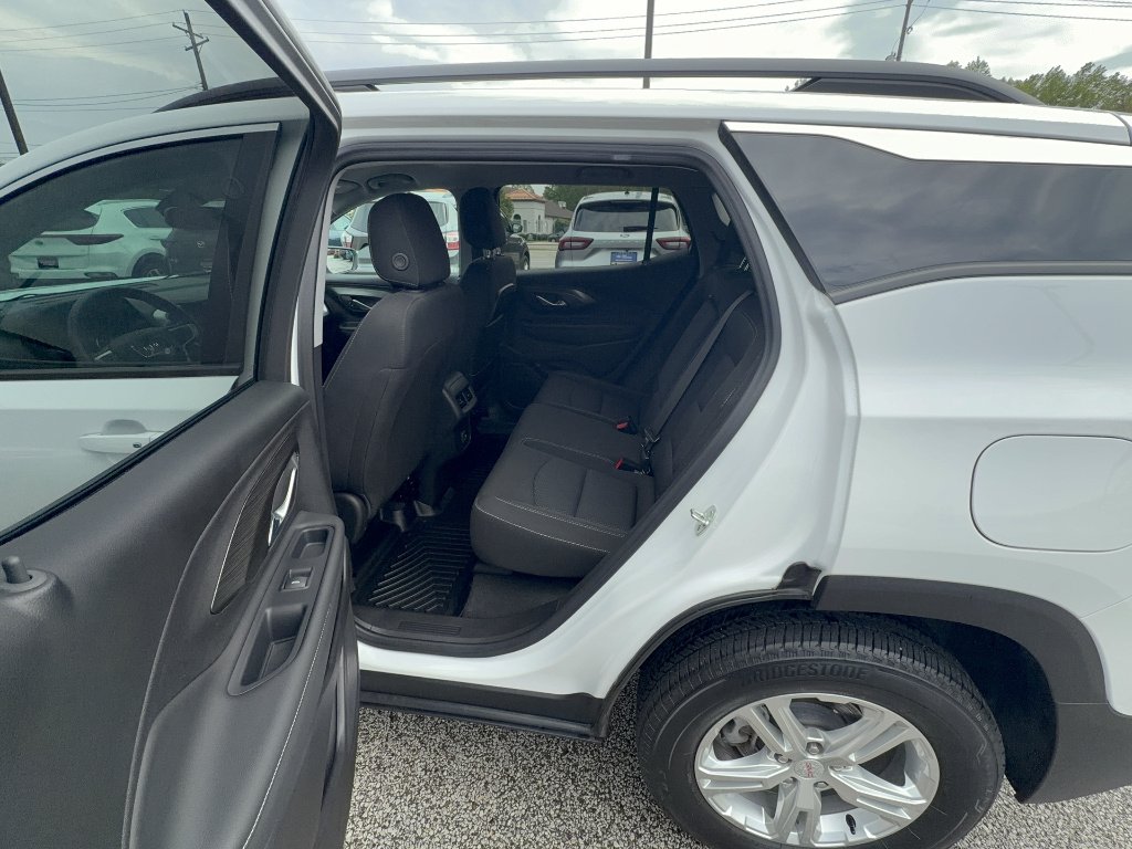 Used 2024 Summit White GMC SLE image 20