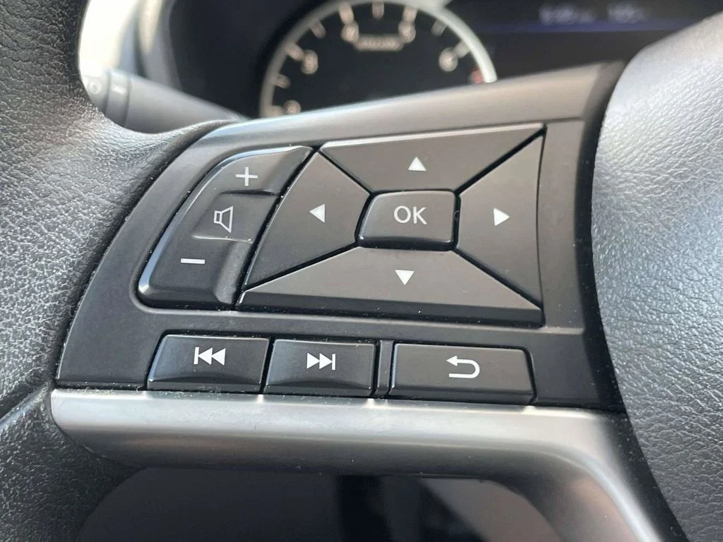 Used 2025 Gray Nissan 2.5 SV image 23