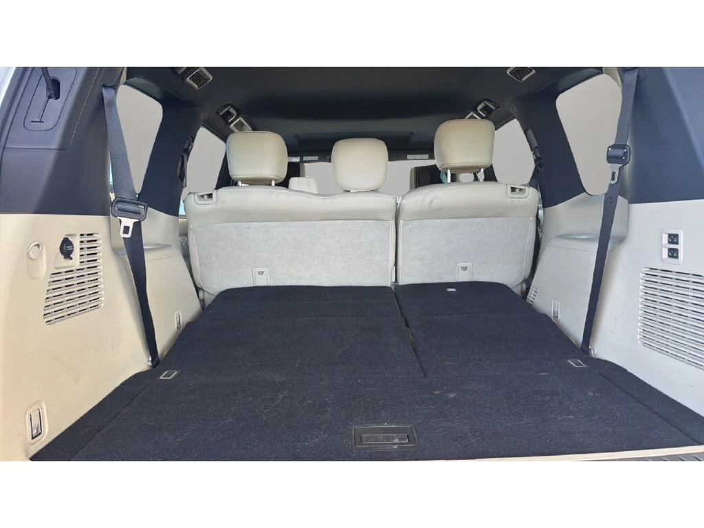 Used 2023 Moonstone White INFINITI Sensory image 9