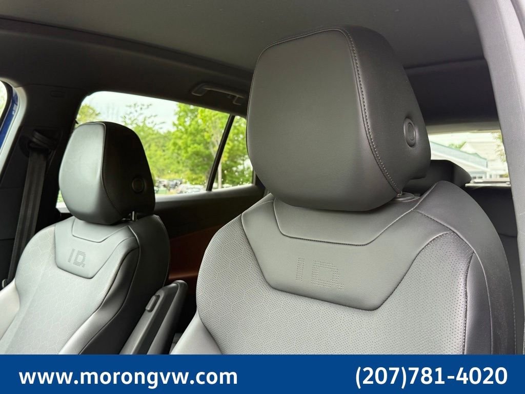 Used 2022 Blue Volkswagen Pro S image 27
