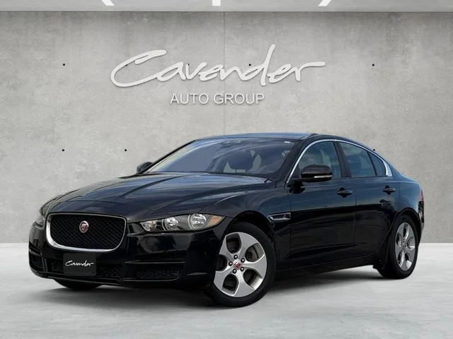 2017 Jaguar XE 25t's photo