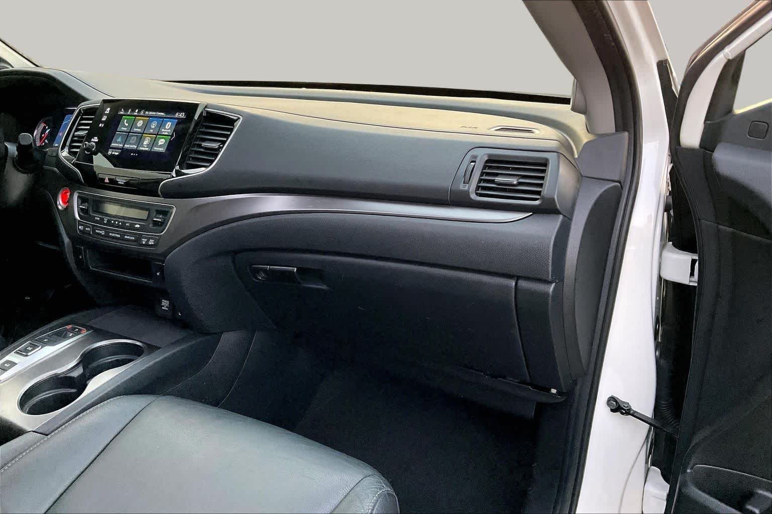 Used 2021 Platinum White Pearl Honda EX-L image 18